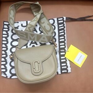 Marc Jacob’s saddle crossbody bag